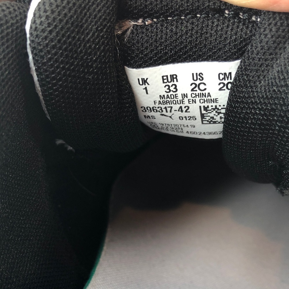 Puma Kids Sneakers Black and White with Pink Accents Little Girls Size 2 EUC - Picture 8 of 9